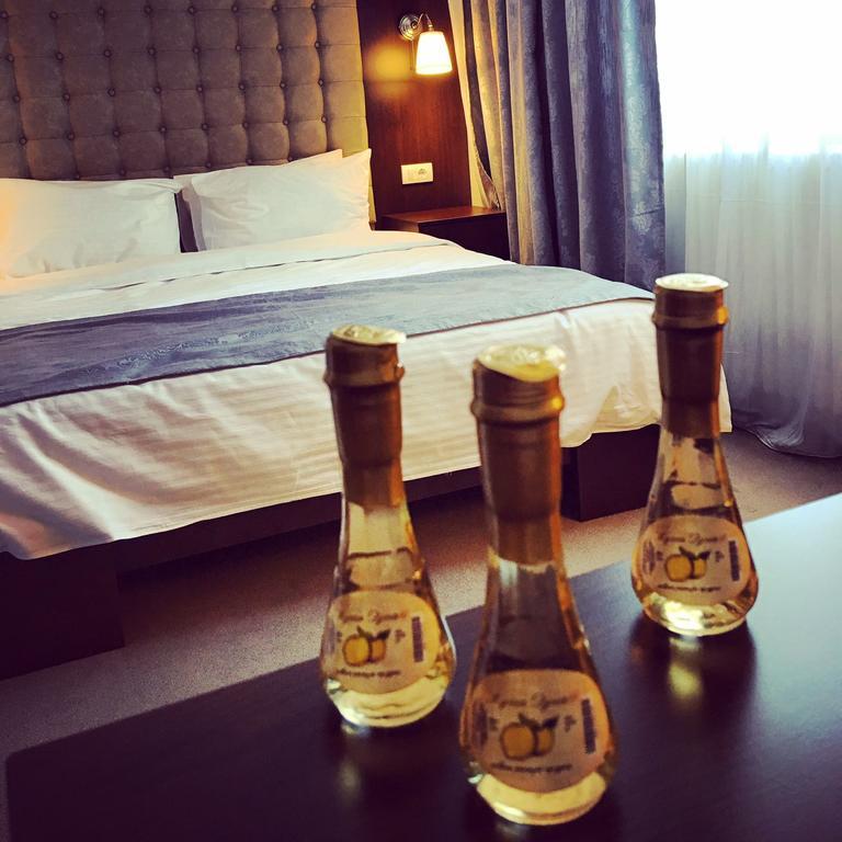 Luxury Rooms Luca And Deluca Belgrado Exterior foto